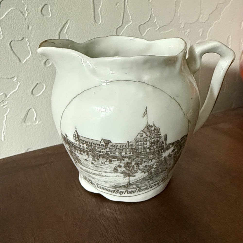 ✨Vintage Wheelock Porceline Creamer